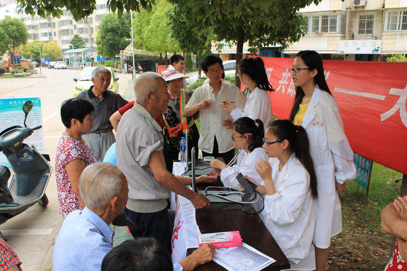 �F(tu��n)�(du��)�ɆT���M(f��i)����^(q��)����y��Ѫ�����ܵ����񂃵�ٝ�p������ϣ�����Զ��һЩ�@�ӵĻ��(d��ng)��