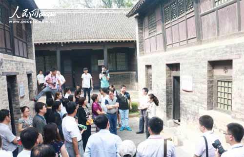 ���L�F(tu��n)�ɆT�ڰ�·܊һ���Ŏ�˾��fַ�J(r��n)�� ȡ�v������ꑼӽ� �z��