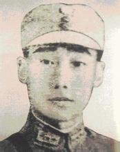 ��ü��,1905��3�������F��ʡ���x�h�ˡ�1923��,��ü�������F��ʡ��ˮ�h����܊У��1926�꿼���S��܊У��5�ڲ����������I(y��)��Ͷ������,1937��������׃���l(f��)�󣬄�ü���S����Ⱥ��Ͽ���Ԯ��13܊������܊��;����ƽ�����T�^�ϕr������܊�u���ֵܲ������ü�����C�����ʲ����Ԯ���H��ǰ��ꇵ�ָ�]����(zh��n)����K�����܊��10��28���賿����ü�����ڵ�85���⵽��܊�����ړ�����ǰ��ꇵ�ָ�]�Ą�ü�����ұ���܊�ڏ���,���Ҡ�������������׷ٛ�܊�ٌ���