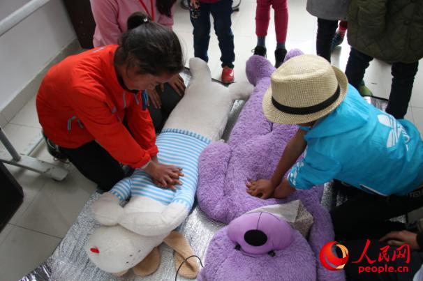 �V�|�t(y��)�ƴ�W(xu��)ů�L(f��ng)�Ї�־Ը����(w��)꠵��Ĵ�ʡ�����ݿ����h�����l(xi��ng)���ʹ��_չ����־Ը����(w��)���̺��ӂ��ƌW(xu��)�\�����p���\�ӓp������ᘌ��\�ӳ�Ҋ�܂���r���ڼ����Ծȼ������D�麢�ӂ����ò�ż����(x��)�ķΏ�(f��)�K�������ȼ��ȼ��ɡ����F��ṩ��