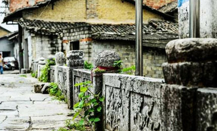 �e�ݹ��(zh��n)�����ƾõĚvʷ�����˹��e�ݳ������Ļ����N(y��n)�������S���Ěvʷ���ľ��^���C�����e�(y��ng)�vʷ���ľ��^�ľ��A����Ԕ��(x��)������CZYYW ���e�(y��ng)�h�e�ݹ��(zh��n) Ͷ�� 