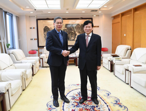 人民日?qǐng)?bào)社社長(zhǎng)、總編輯庹震會(huì)見(jiàn)新加坡駐華大使呂德耀一行